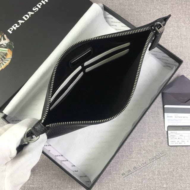 prada手包 普拉達十字紋牛皮手拿包 2NG05V PRADA經典熱賣男士手包  pyd2255